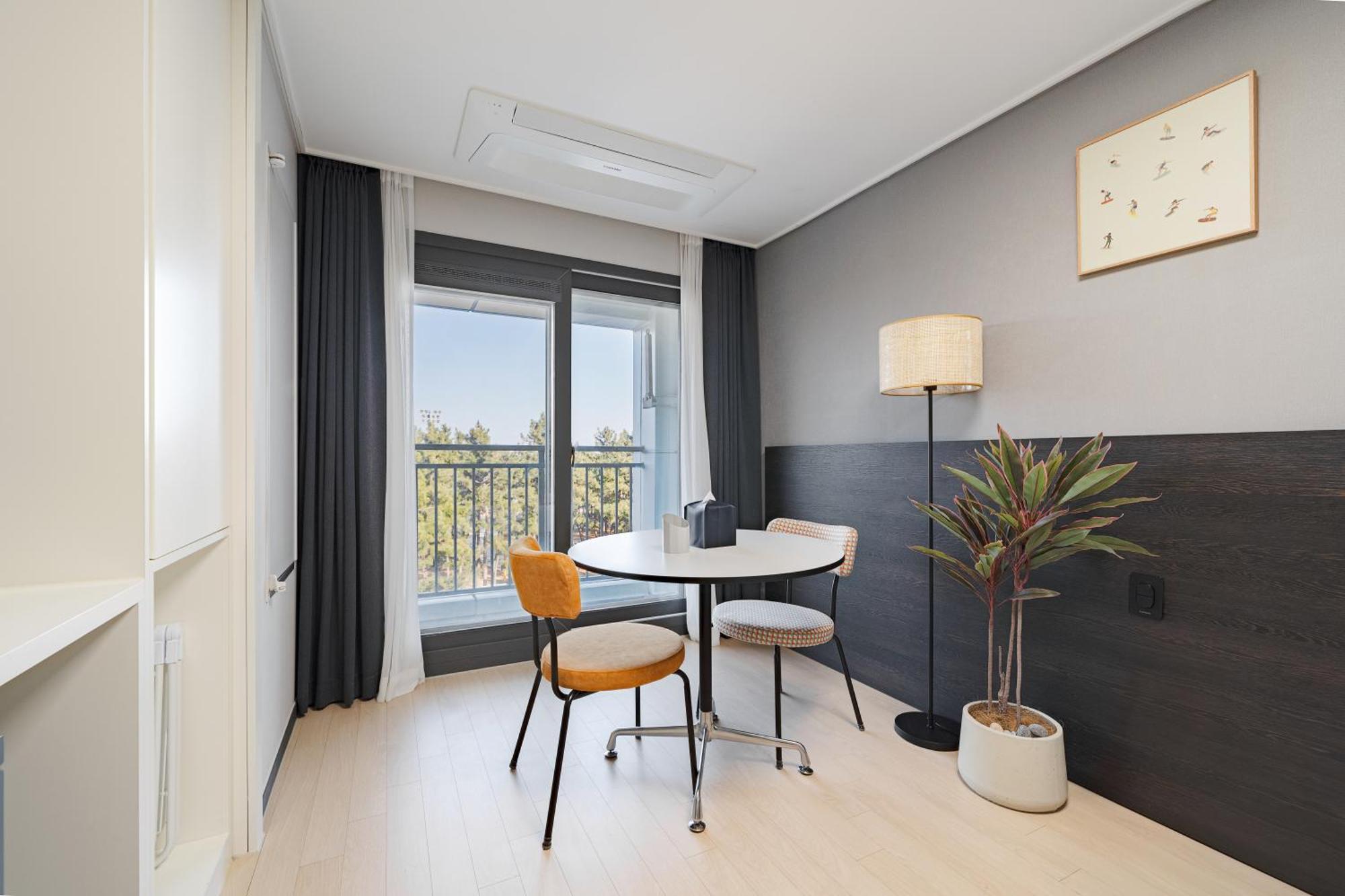 Urbanstay Sokcho Beach Ab Екстер'єр фото
