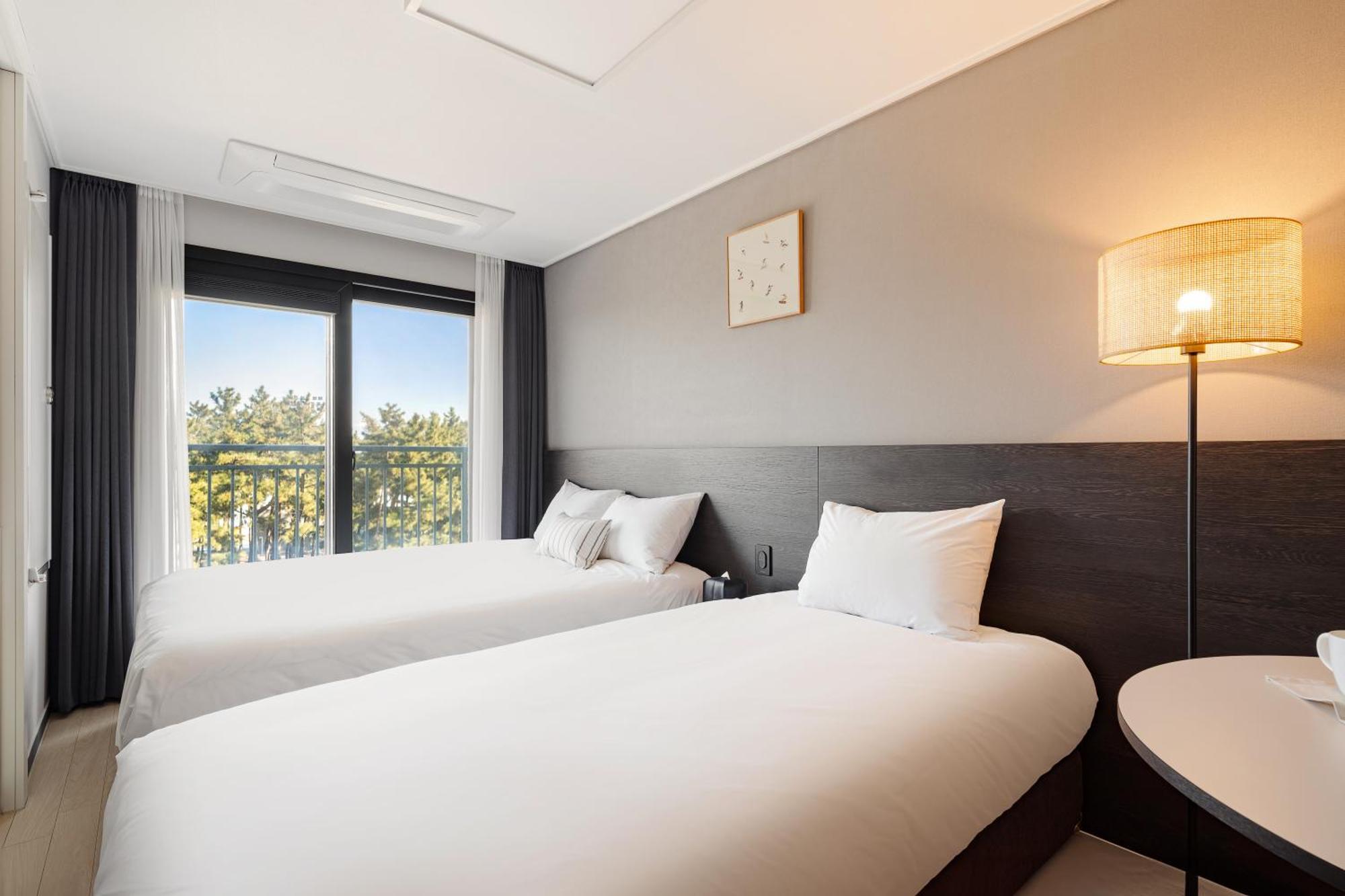 Urbanstay Sokcho Beach Ab Екстер'єр фото