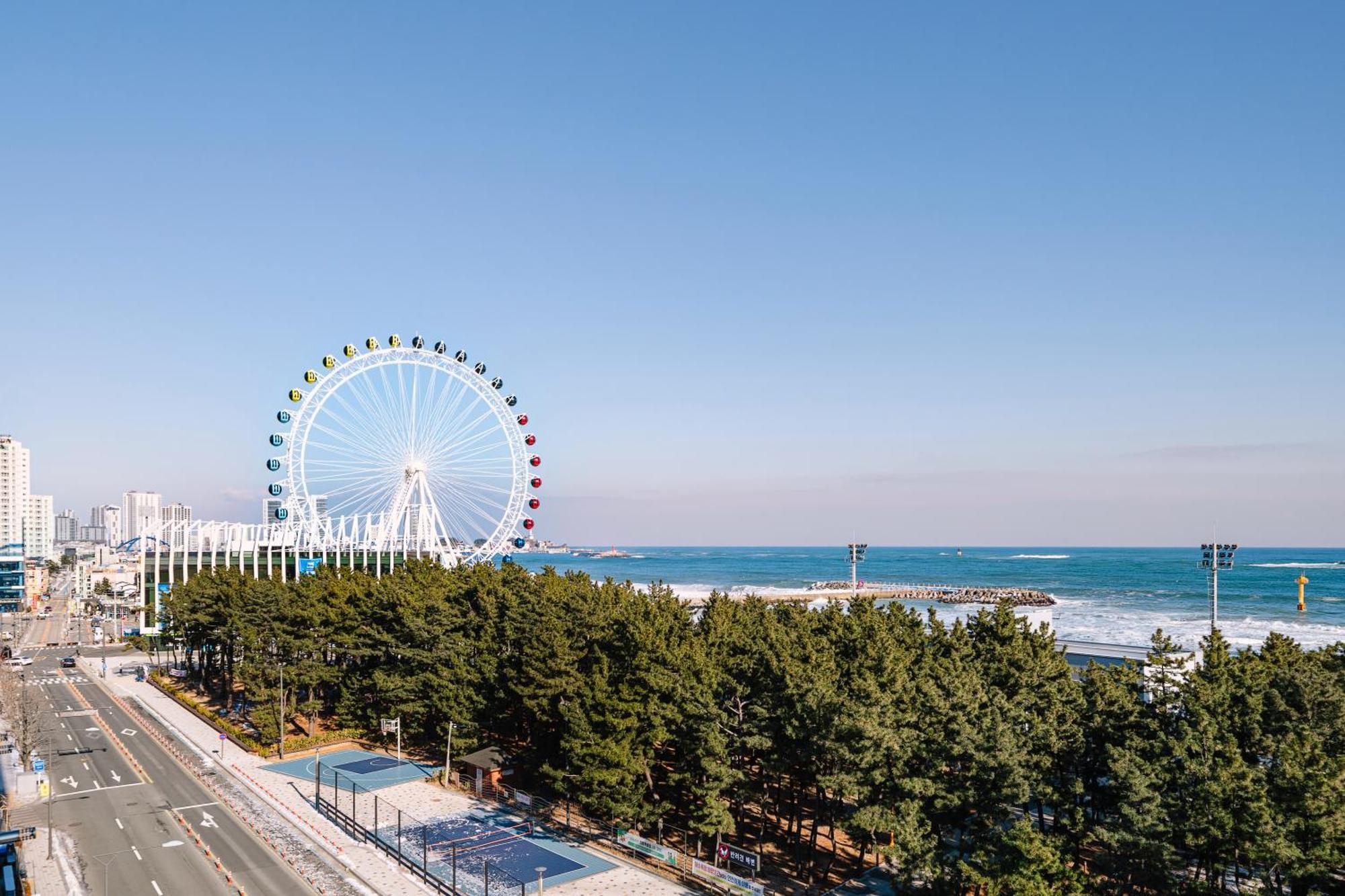Urbanstay Sokcho Beach Ab Екстер'єр фото
