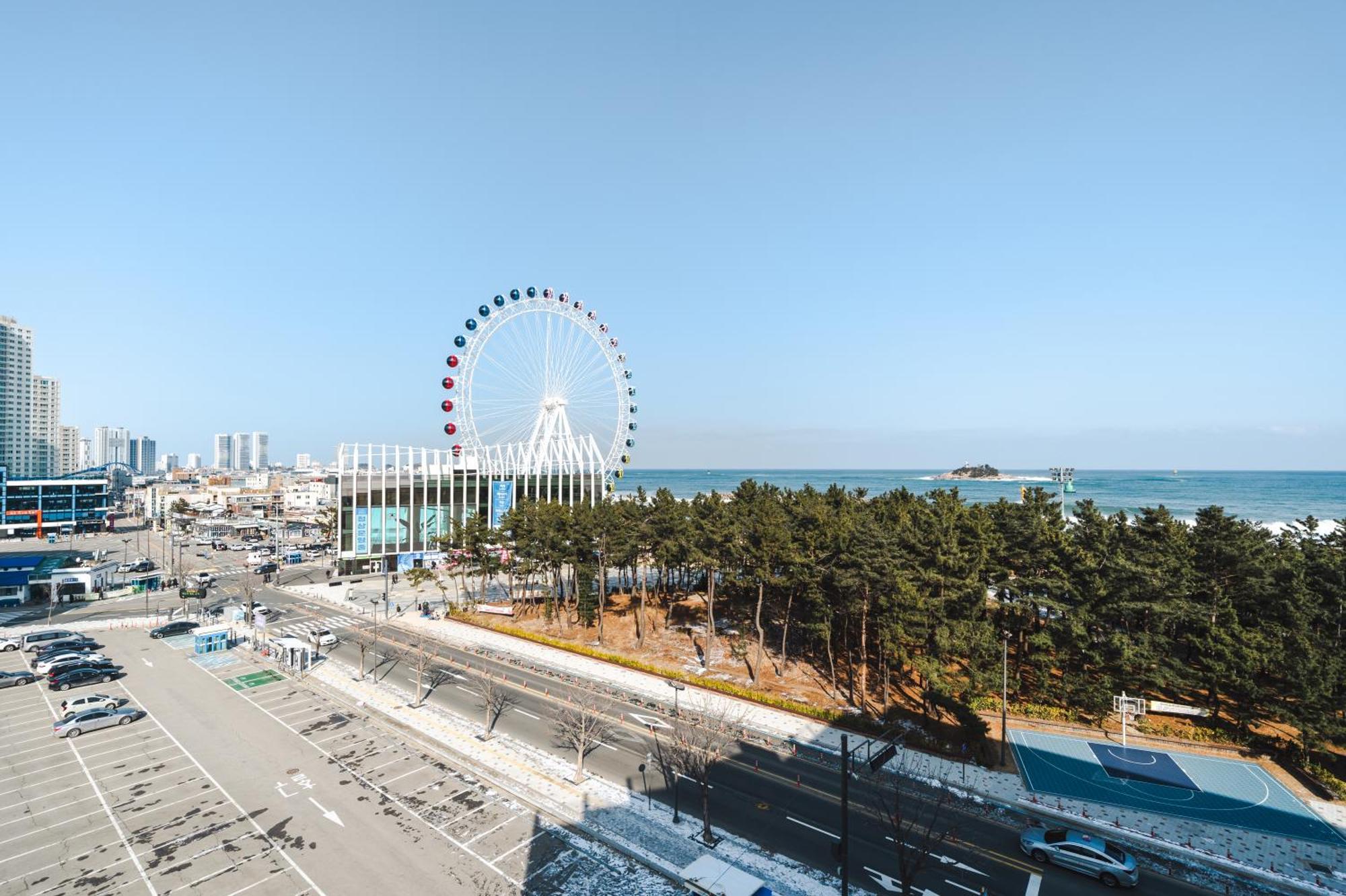 Urbanstay Sokcho Beach Ab Екстер'єр фото