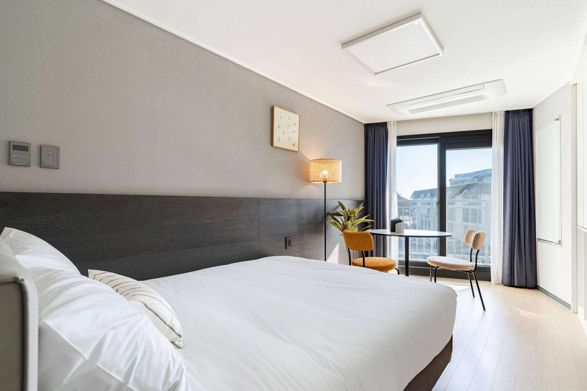 Urbanstay Sokcho Beach Ab Екстер'єр фото