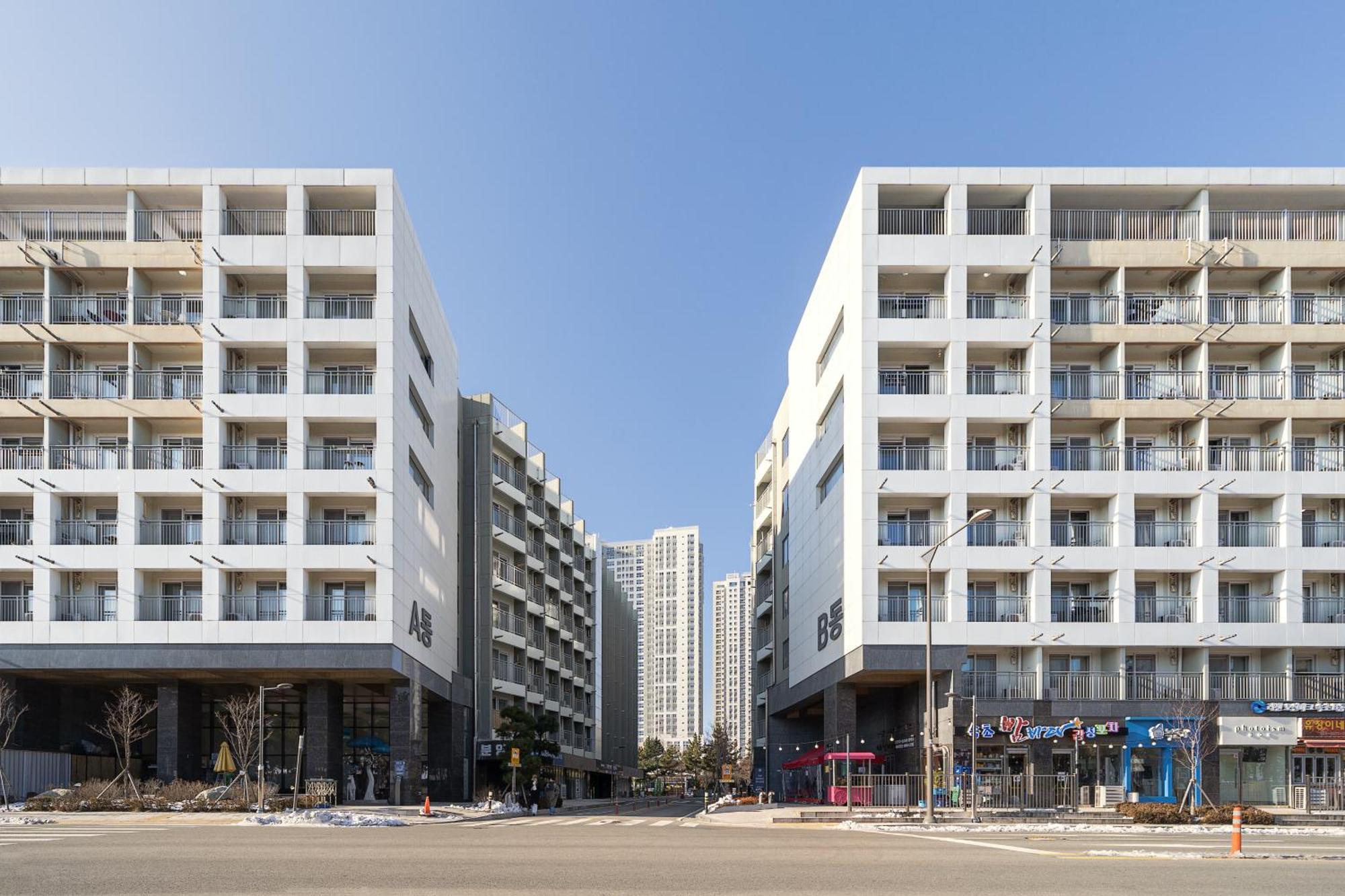 Urbanstay Sokcho Beach Ab Екстер'єр фото