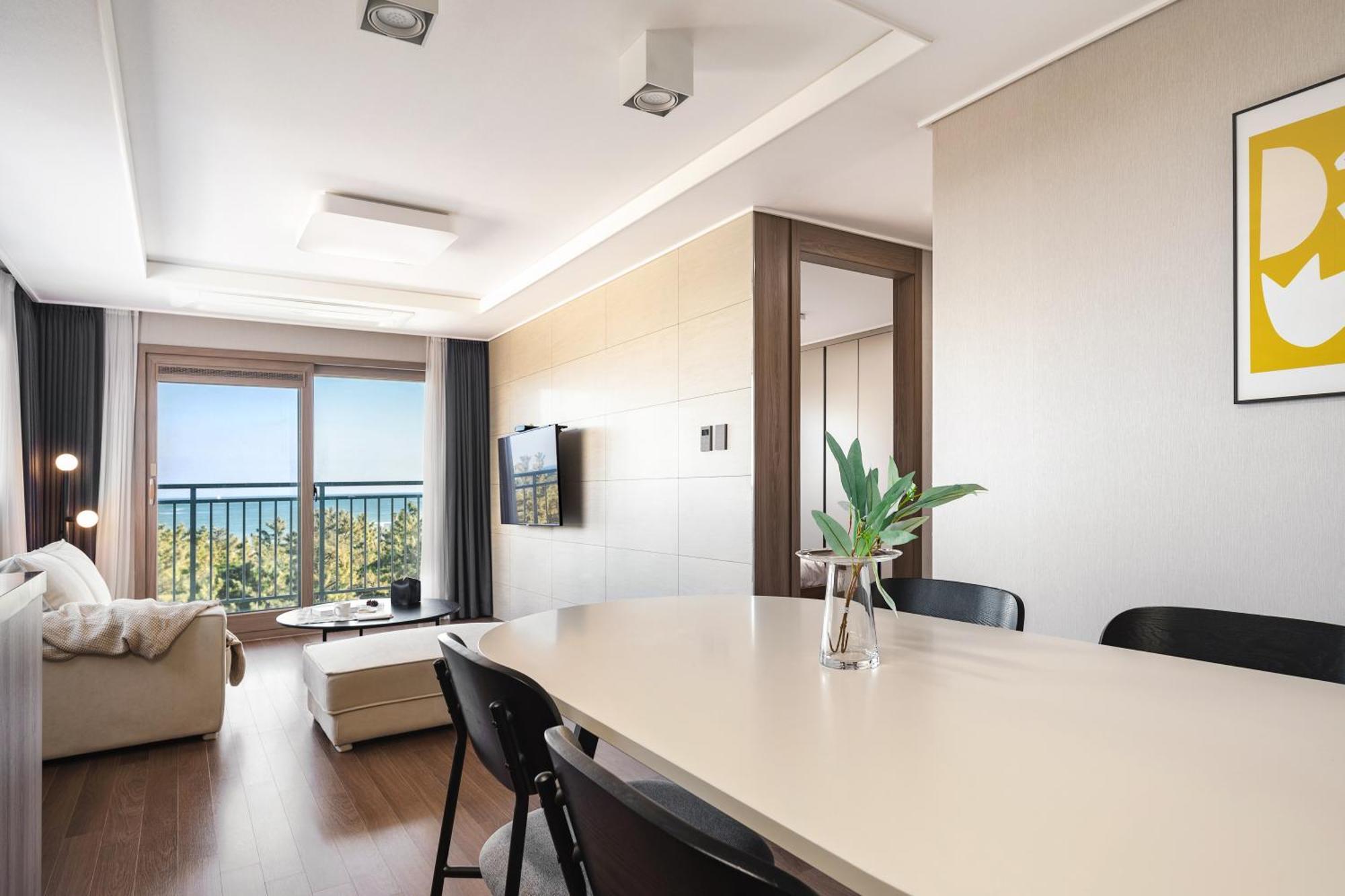 Urbanstay Sokcho Beach Ab Екстер'єр фото