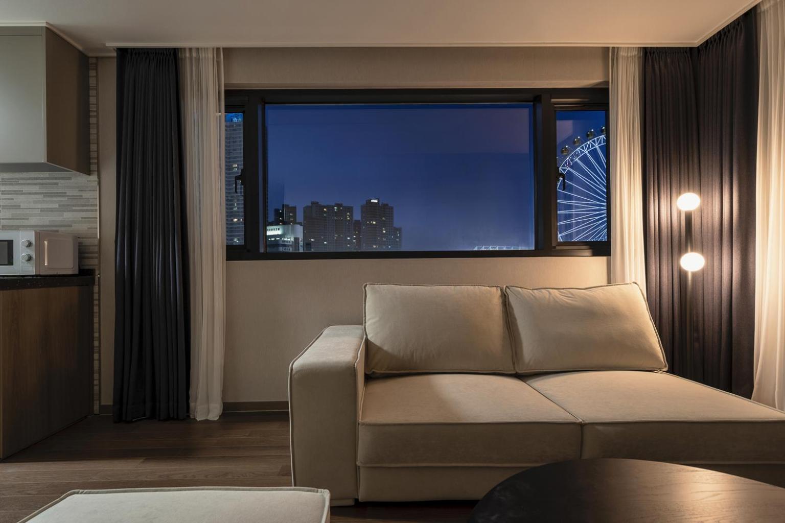 Urbanstay Sokcho Beach Ab Екстер'єр фото